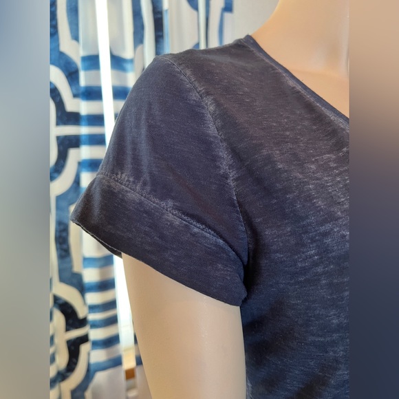 Free Press Navy Blue Tee Size Large - Picture 6 of 10